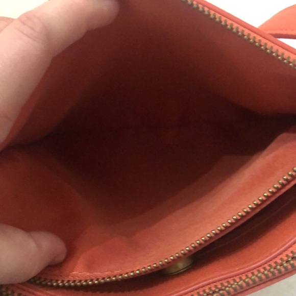 Universal Thread 3 Compartment Crossbody Bag - Picture 5 of 10